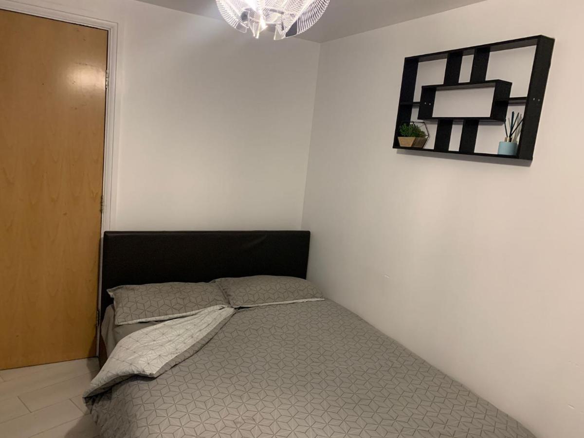 Room Near City Londra Exterior foto